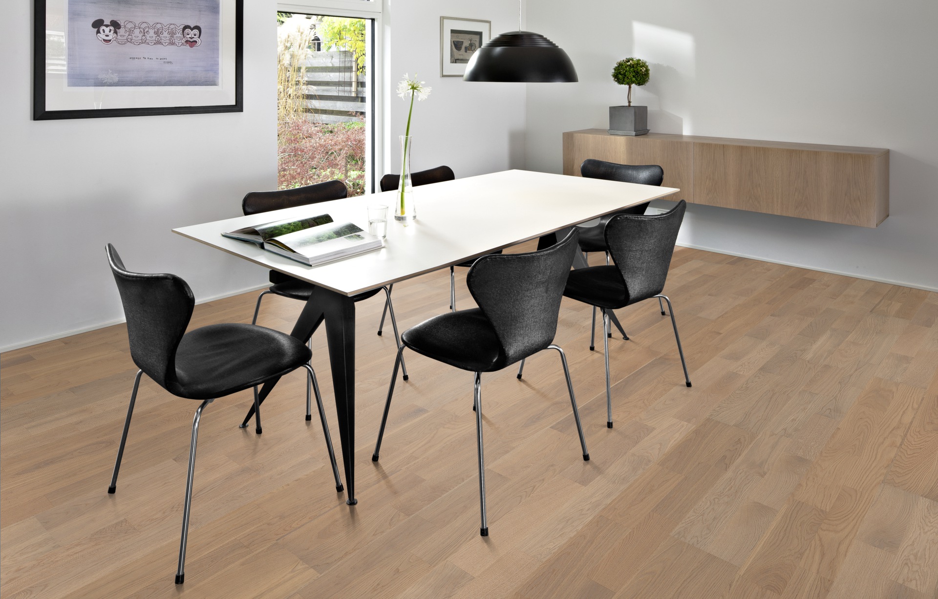 Паркетная доска Kahrs Песочная Дуб Портофино Portofino 152N38EK0VKW240 Variation 2423×200×15 фото в интерьере